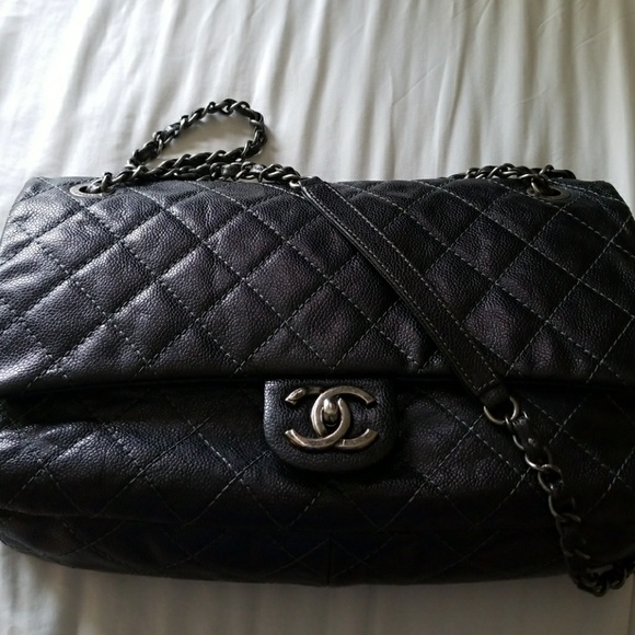 SOLD CHANEL Jumbo Grey/Black Easy Flap - Picture 4 of 8